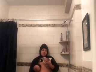 cuming in shower
