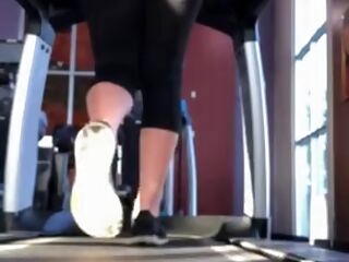 pawg in see through yogas on treadmill!!